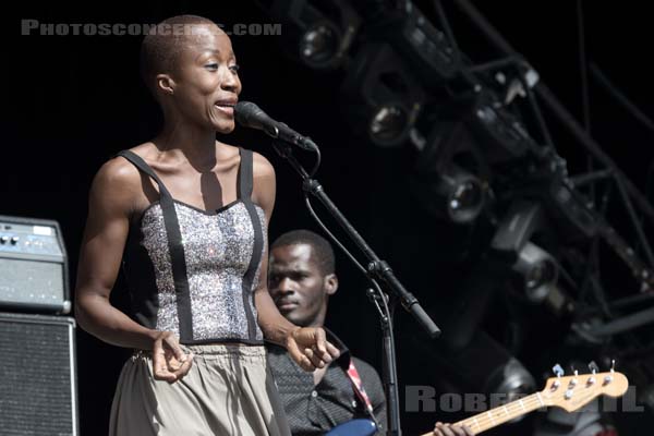 ROKIA TRAORE - 2016-09-10 - LA COURNEUVE - Parc Departemental - Grande Scene - 